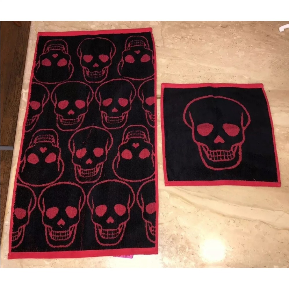 Betsey Johnson Set 2 Skull Hand Towel Wash Cloth
